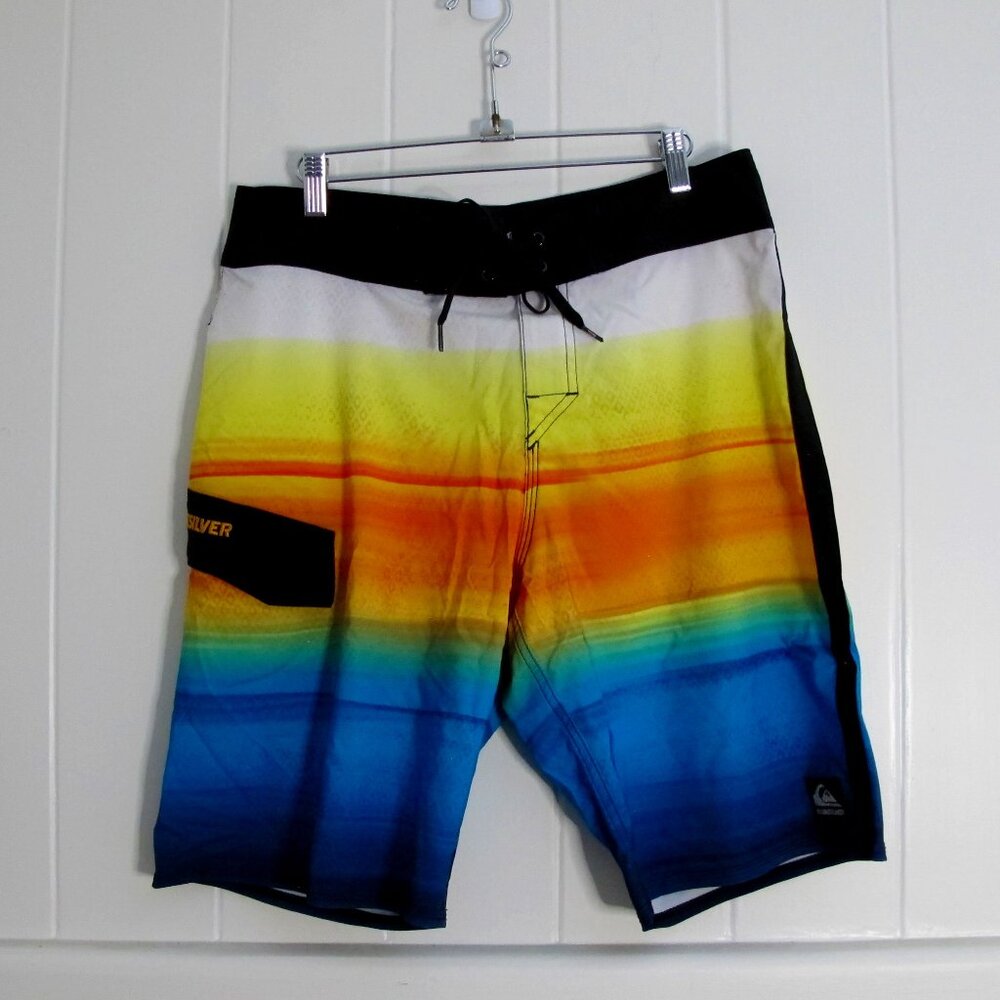 Quiksilver | Size 32 Sunset on Over Water Boardshorts
